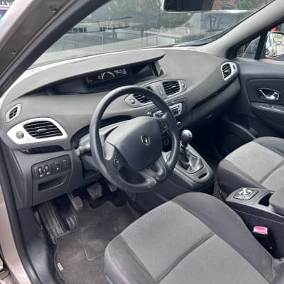 Renault Grand Scenic — фото 8