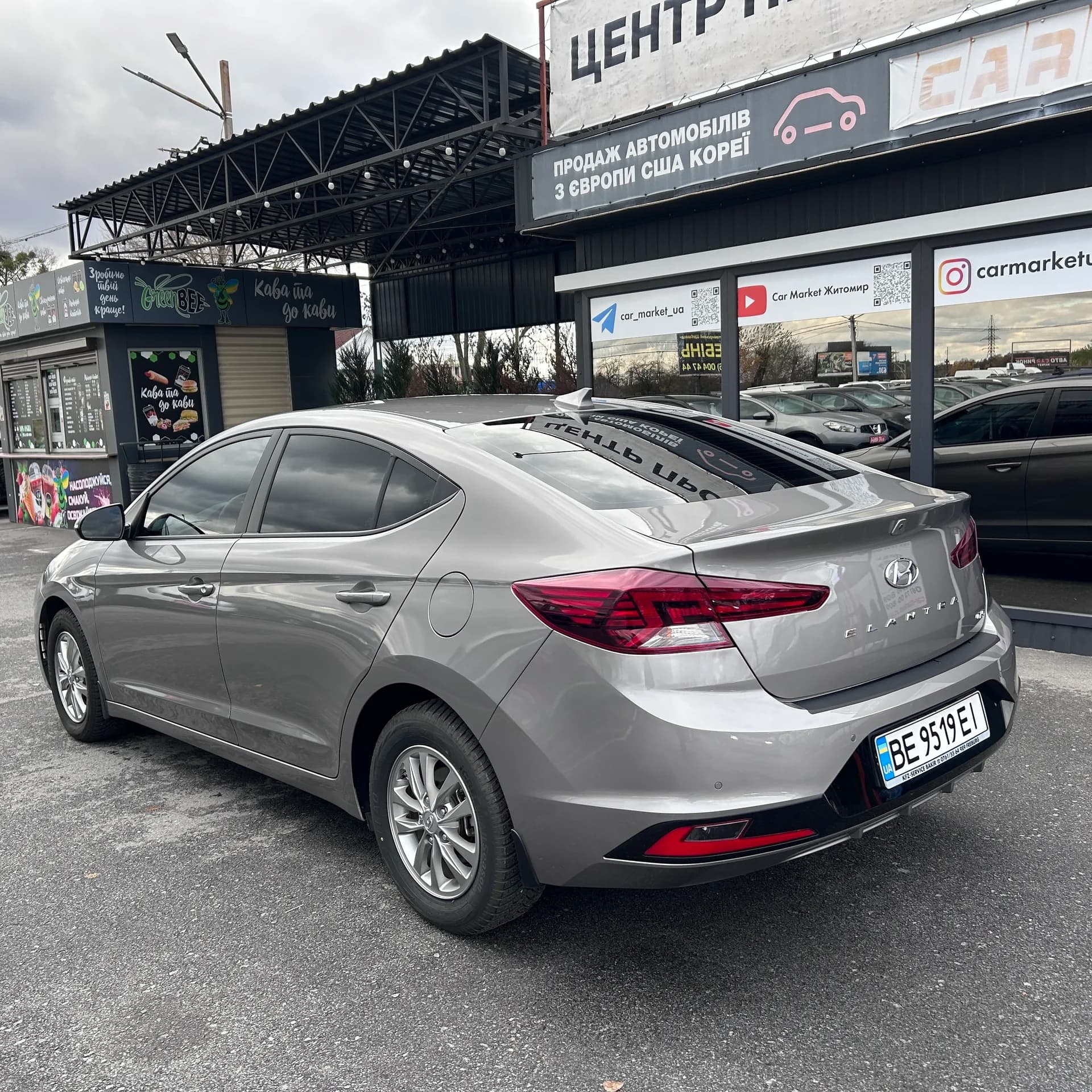 Hyundai Elantra — фото 5
