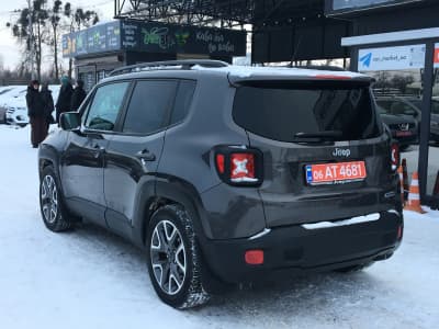 Jeep Renegade — фото 3