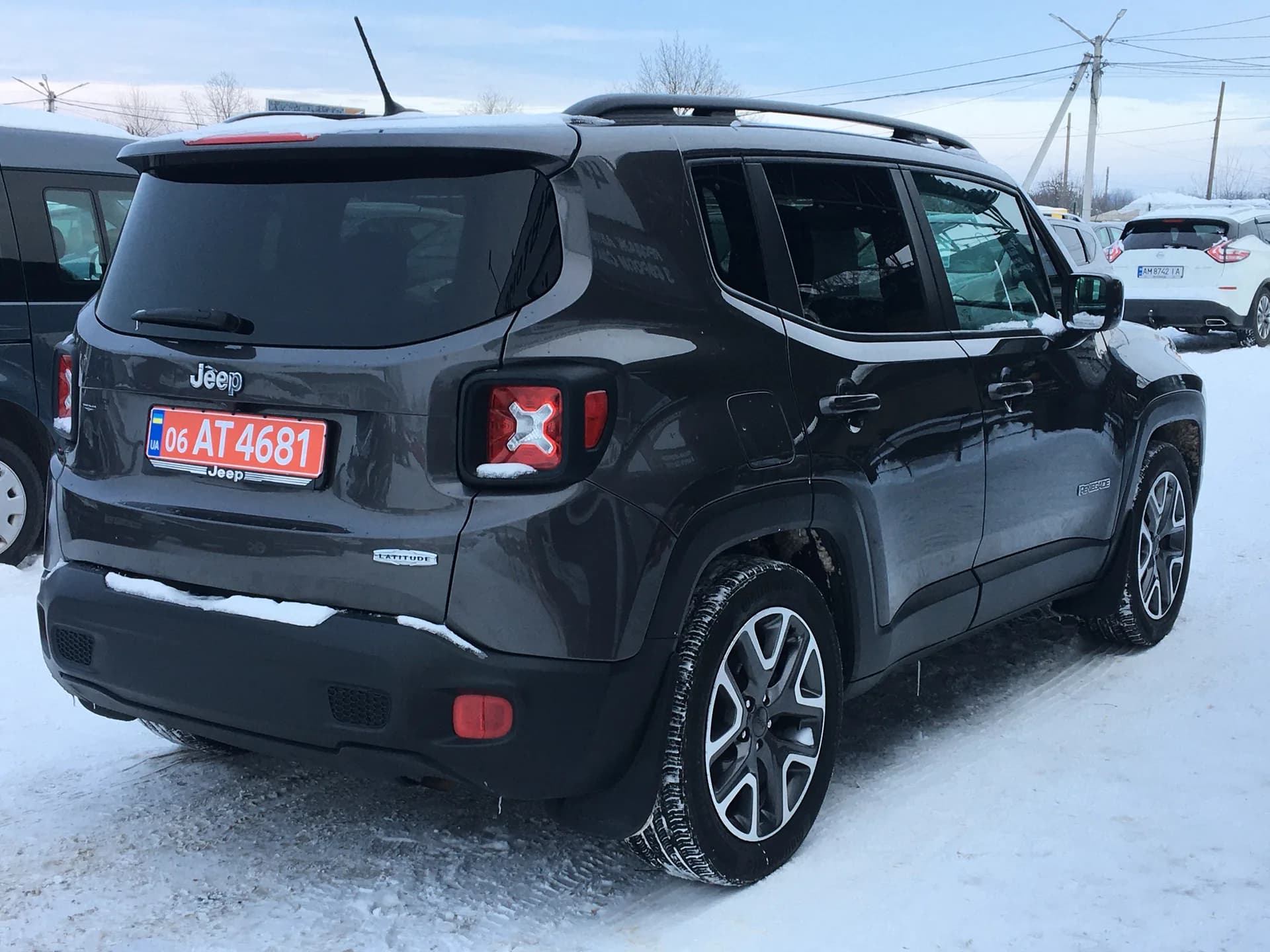 Jeep Renegade — фото 4