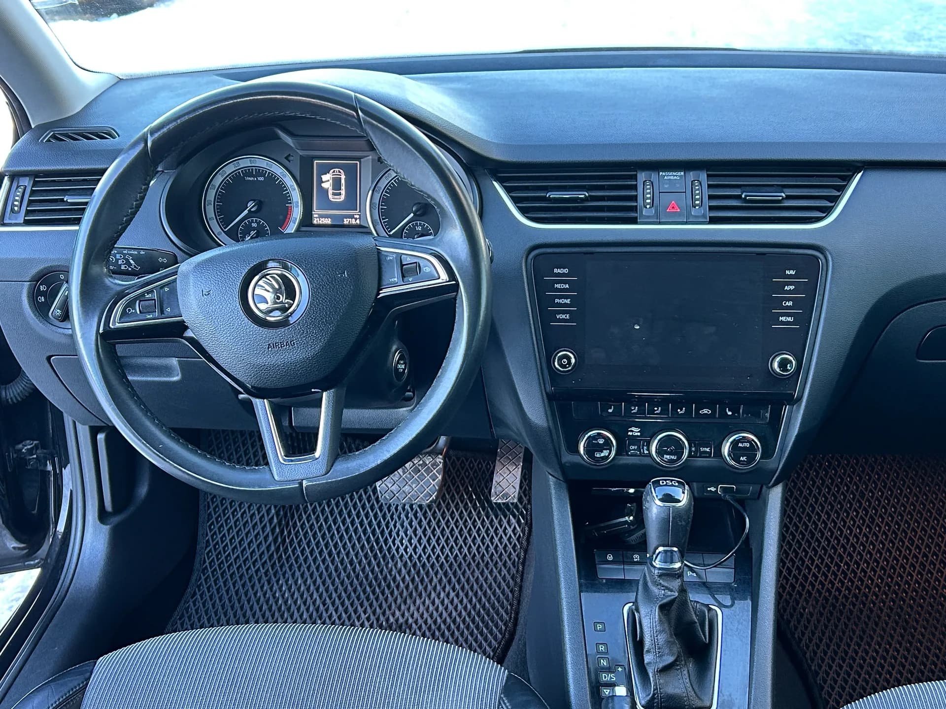 Skoda Octavia — фото 8