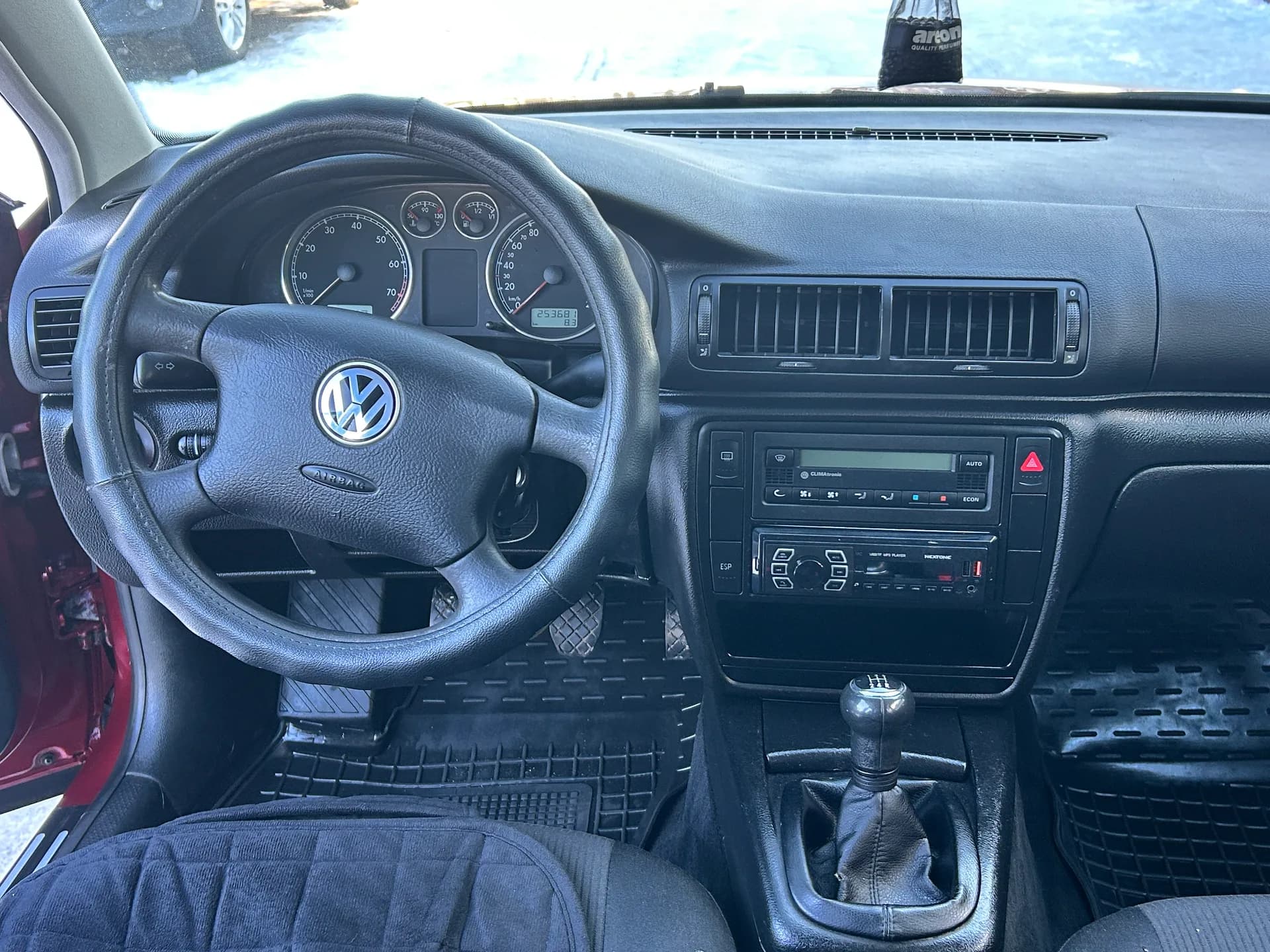Volkswagen Passat — фото 10