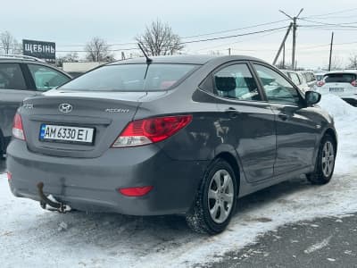 Hyundai Accent — фото 3