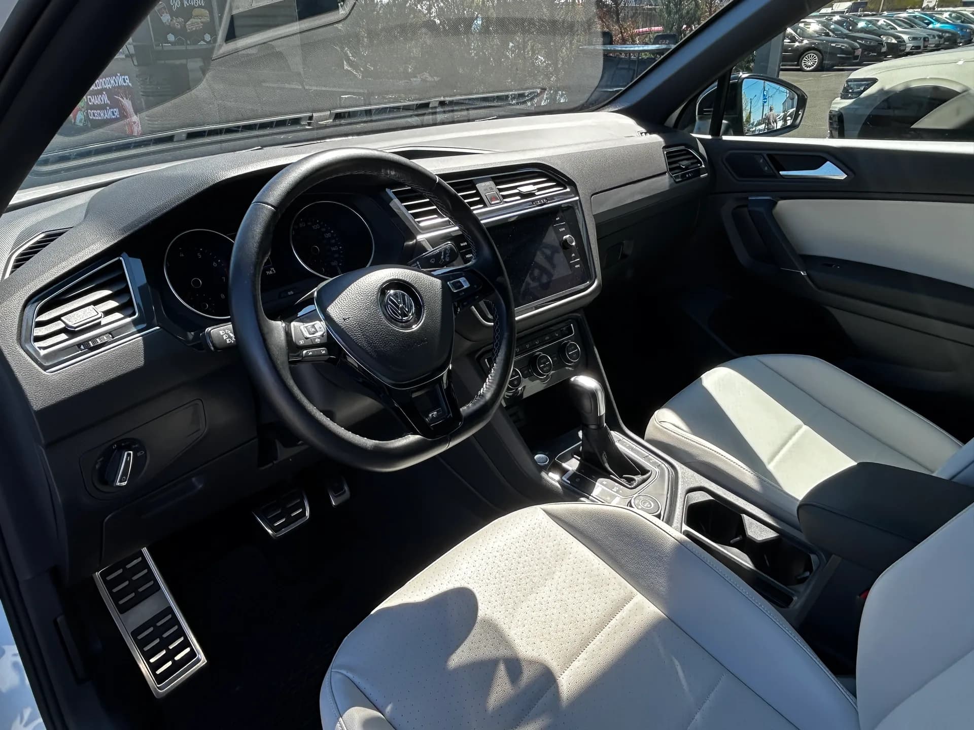 Volkswagen Tiguan — фото 5