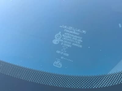 Jaguar XE — фото 11