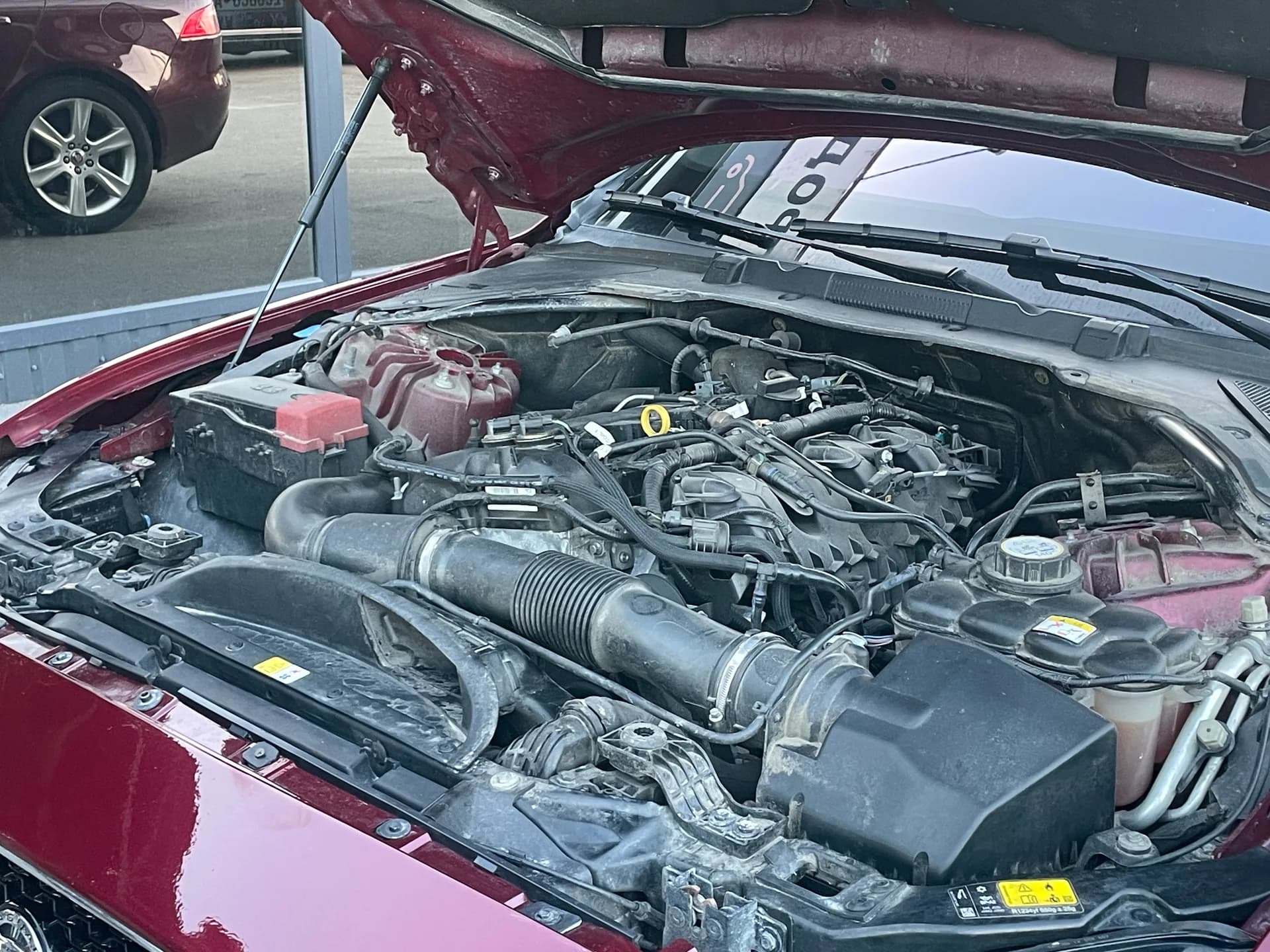 Jaguar XE — фото 12