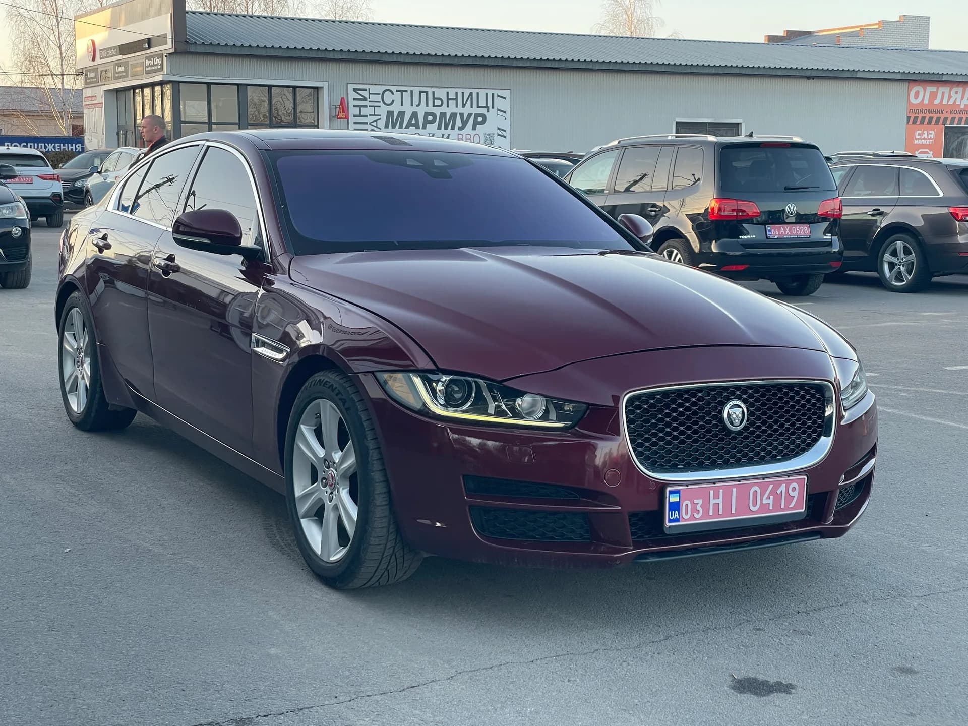 Jaguar XE — фото 2