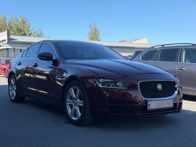 Jaguar XE — фото 2