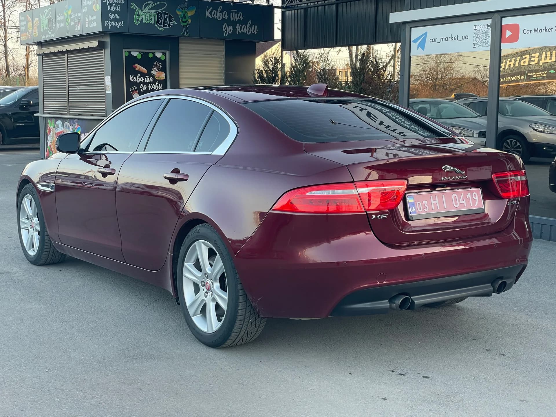 Jaguar XE — фото 3