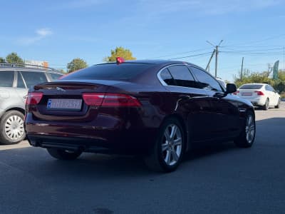 Jaguar XE — фото 3