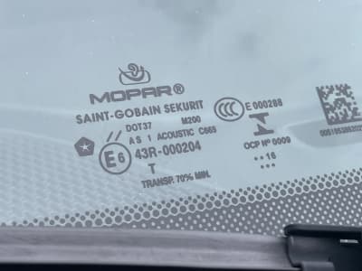 Jeep Renegade — фото 13