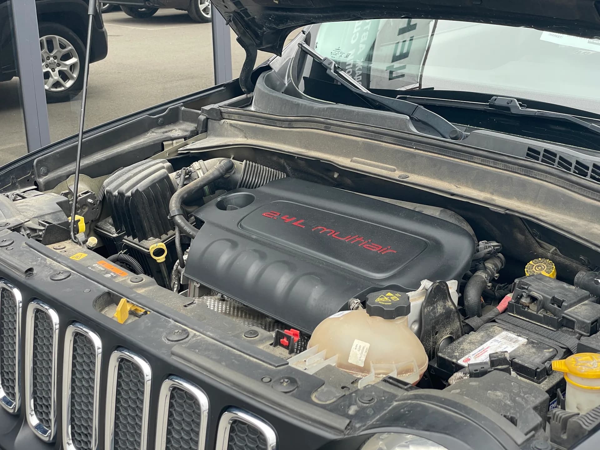 Jeep Renegade — фото 10