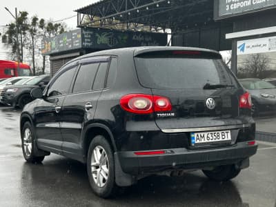 Volkswagen Tiguan — фото 4