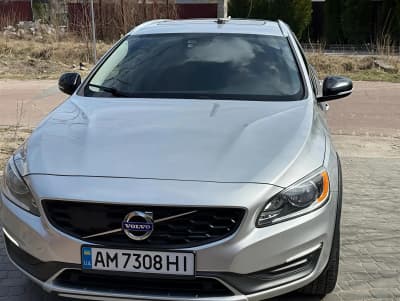 Volvo V60 Cross Country — фото 1