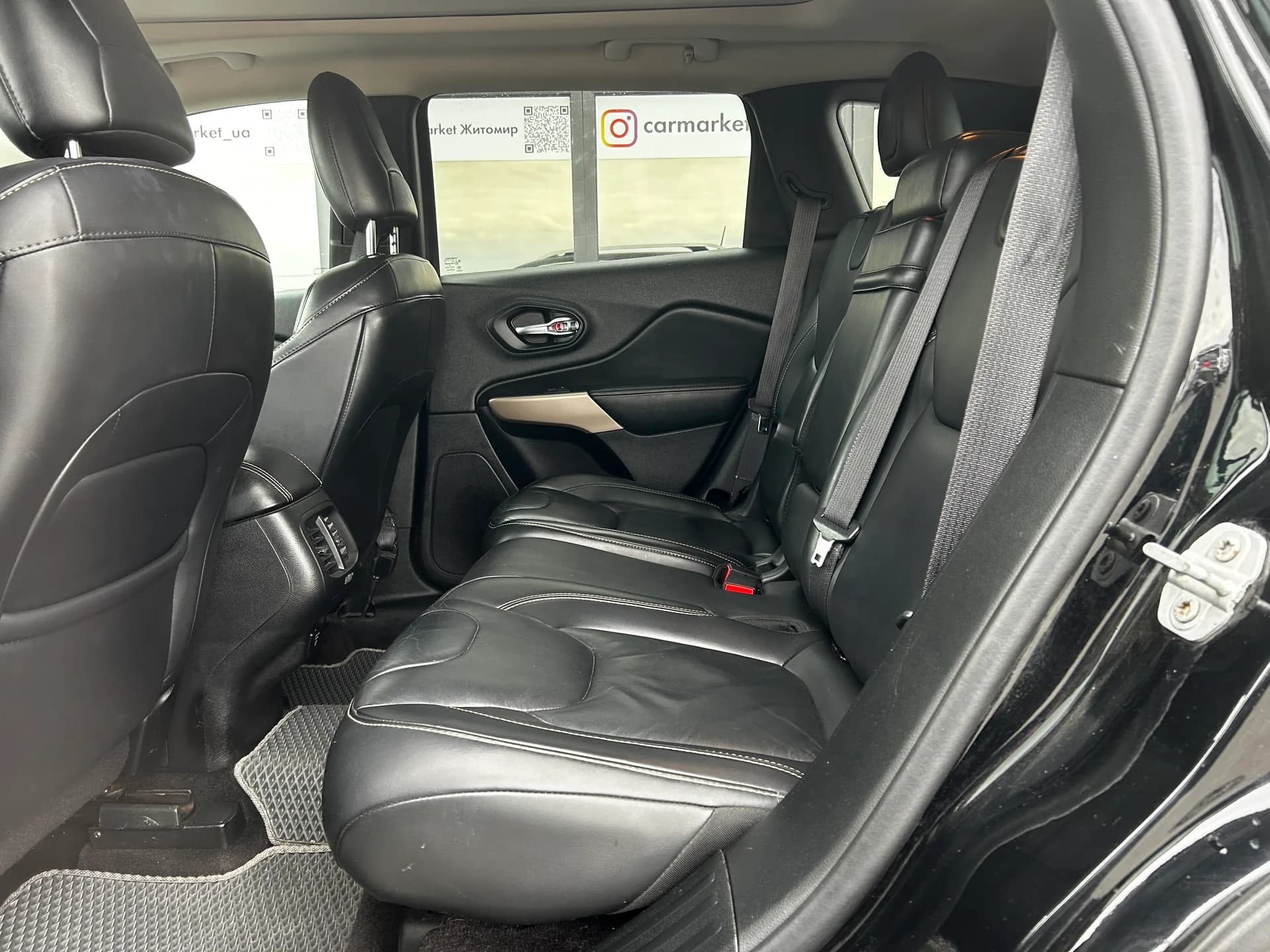 Jeep Cherokee — фото 7