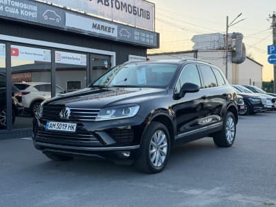 Volkswagen Touareg — фото 1