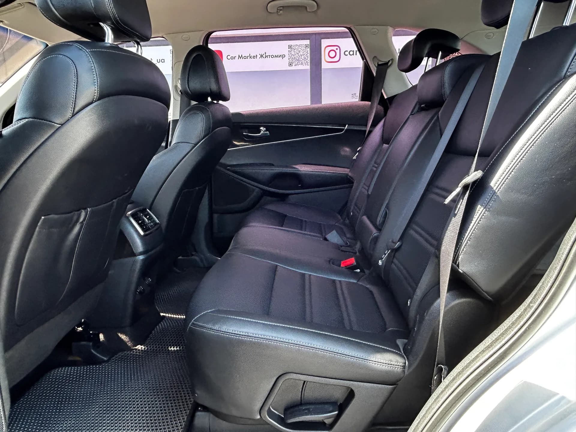 Kia Sorento — фото 7