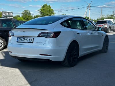 Tesla Model 3 — фото 3