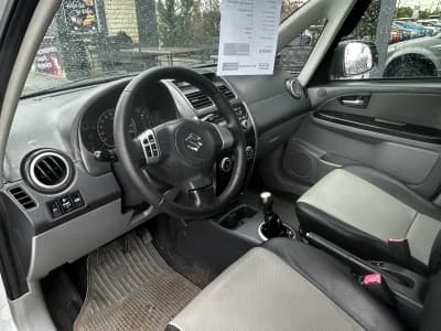 Suzuki SX4 — фото 5