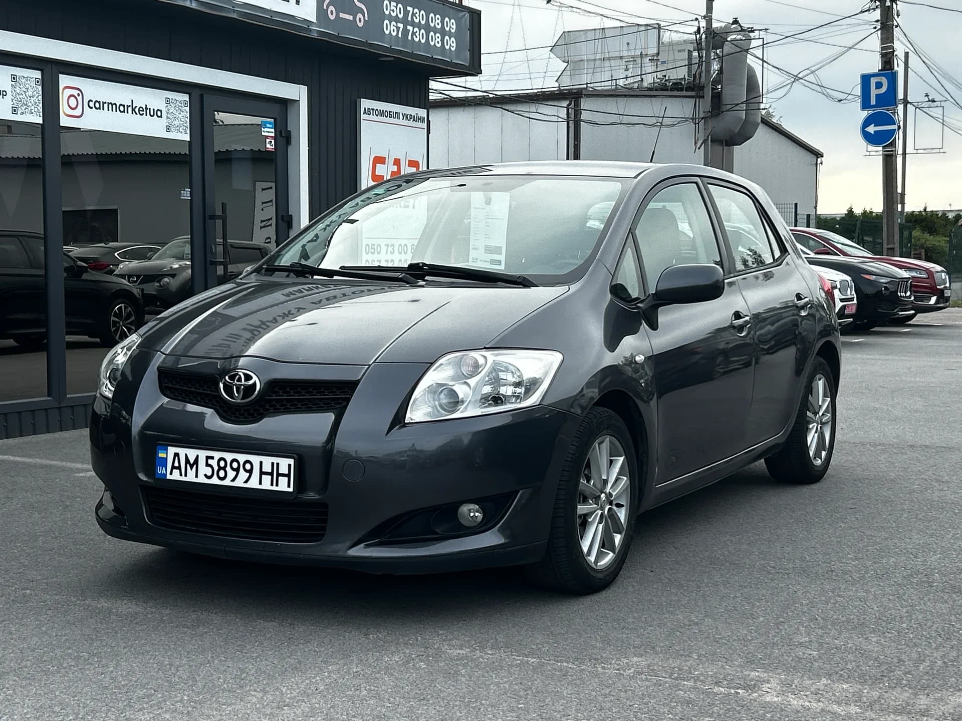 Toyota Auris — фото 1