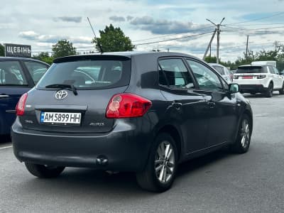 Toyota Auris — фото 3