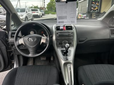 Toyota Auris — фото 6
