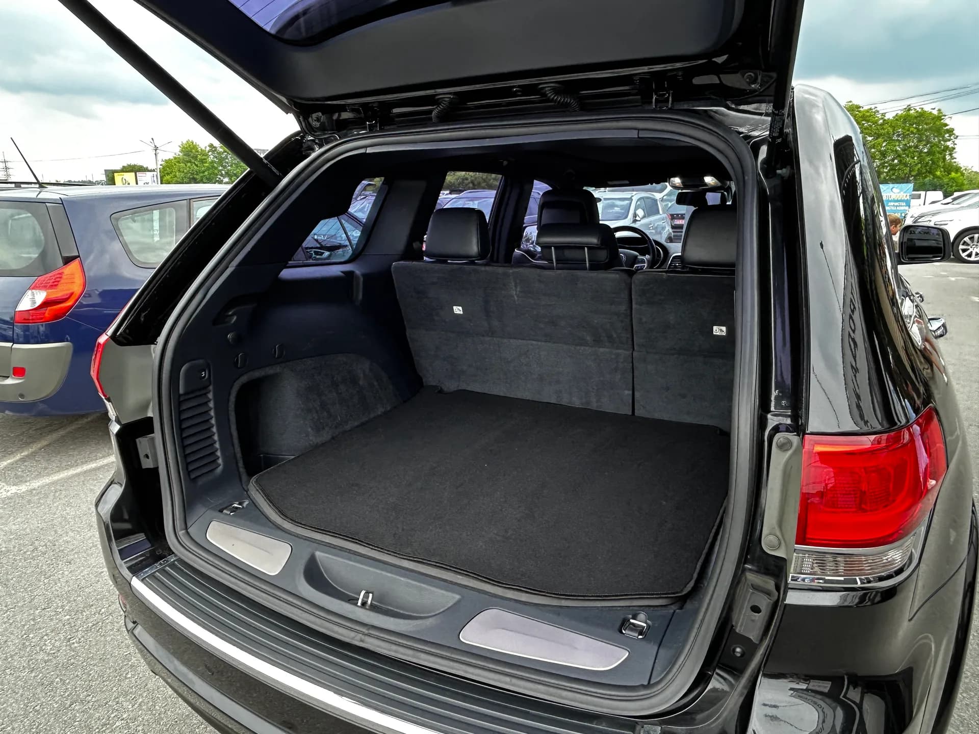 Jeep Grand Cherokee — фото 8