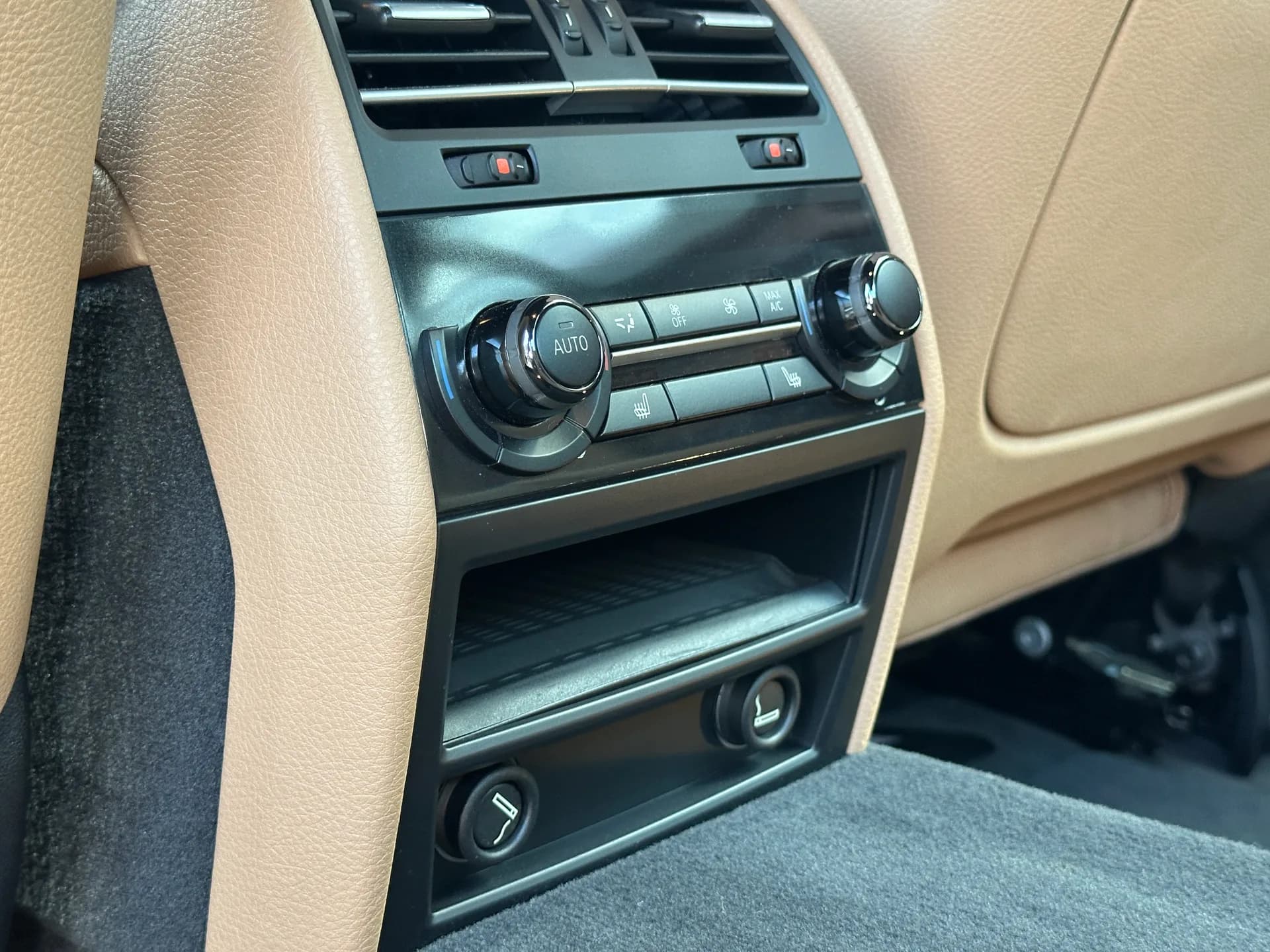 BMW 7 Series — фото 11
