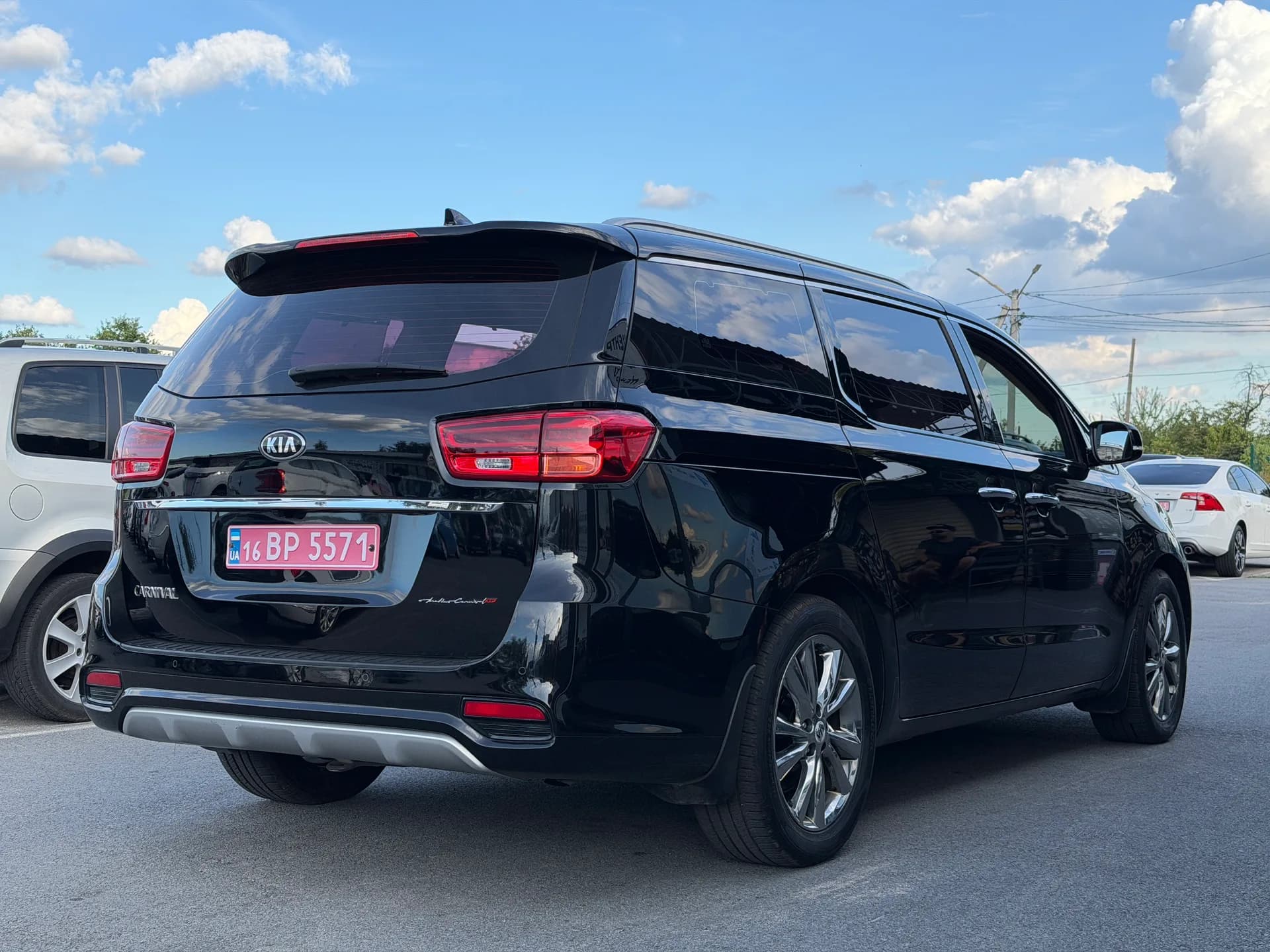 Kia Carnival — фото 3