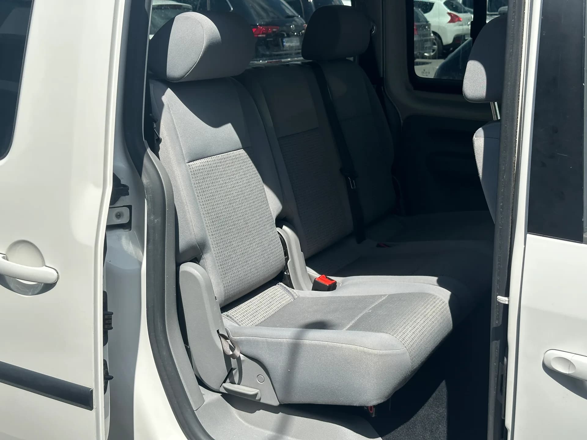 Volkswagen Caddy — фото 10