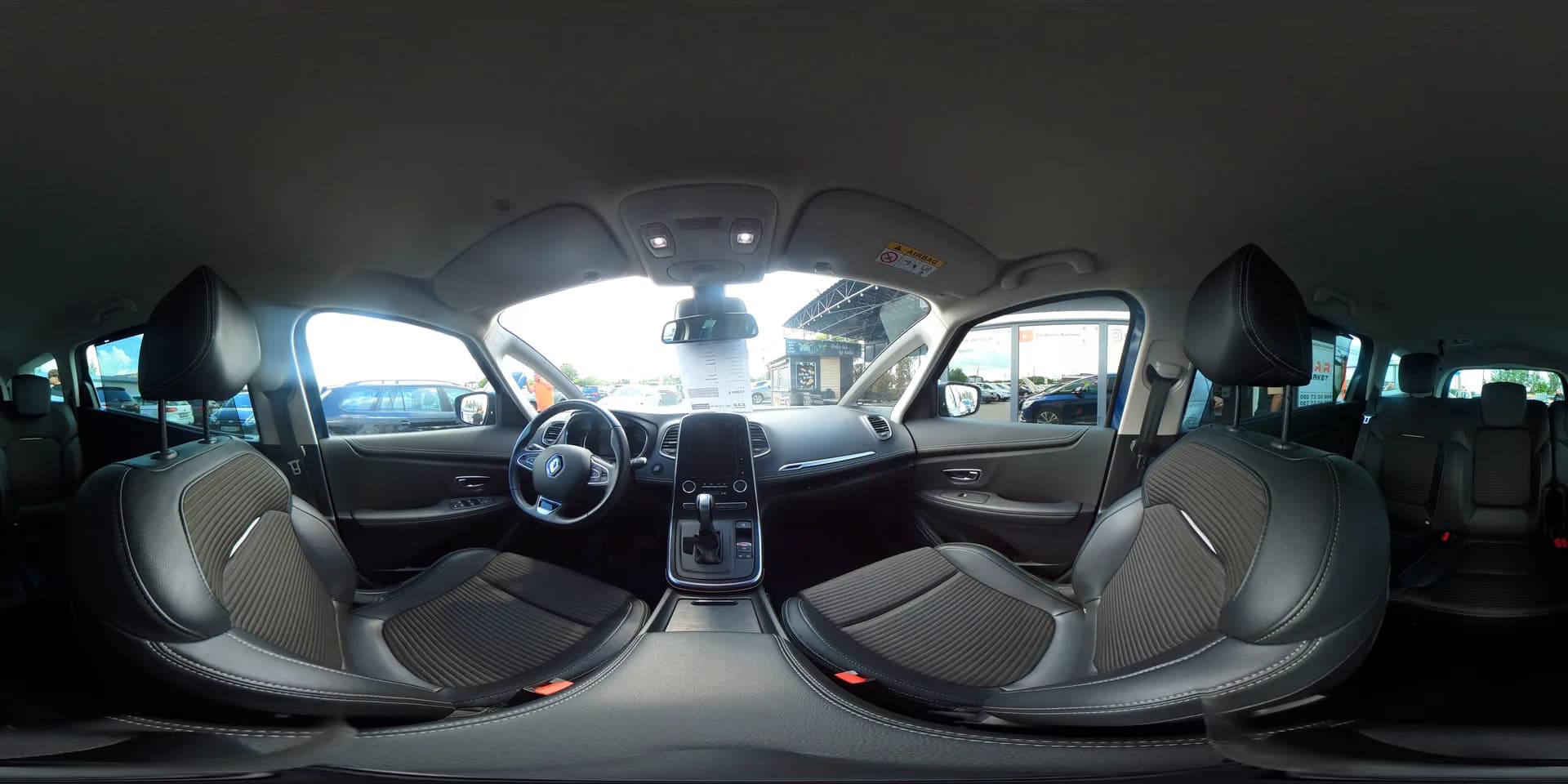 Renault Grand Scenic — 360°