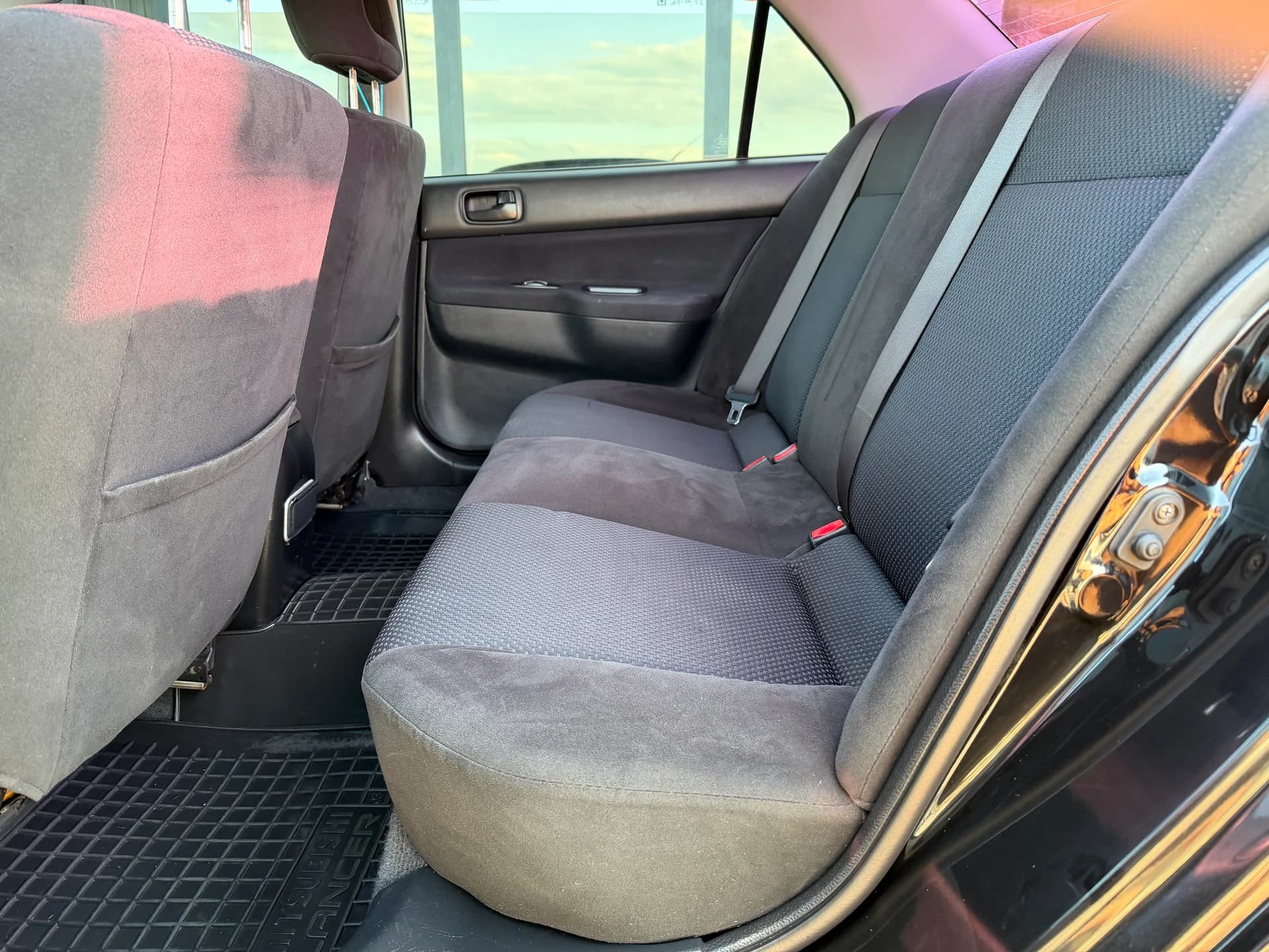 Mitsubishi Lancer — фото 6