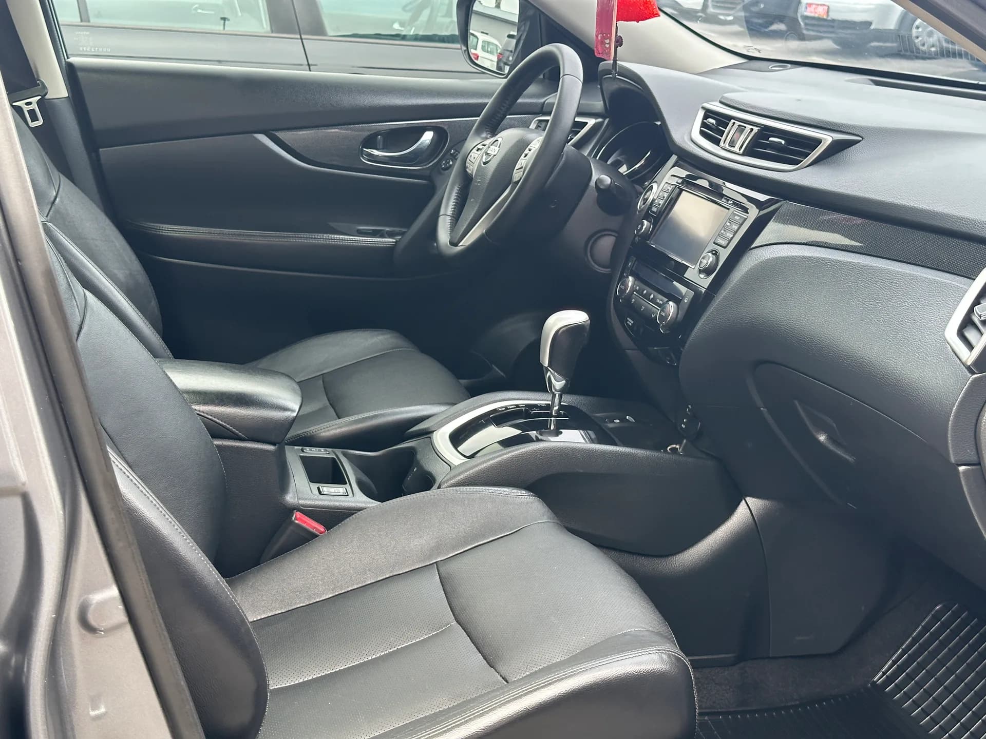 Nissan X-Trail — фото 11