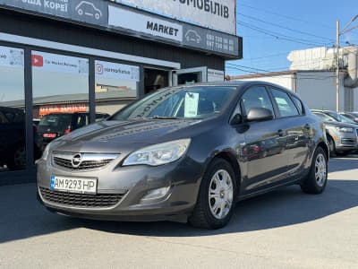 Opel Astra — фото 1