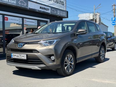 Toyota RAV4 — фото 1