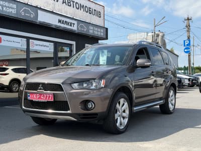 Mitsubishi Outlander XL — фото 1