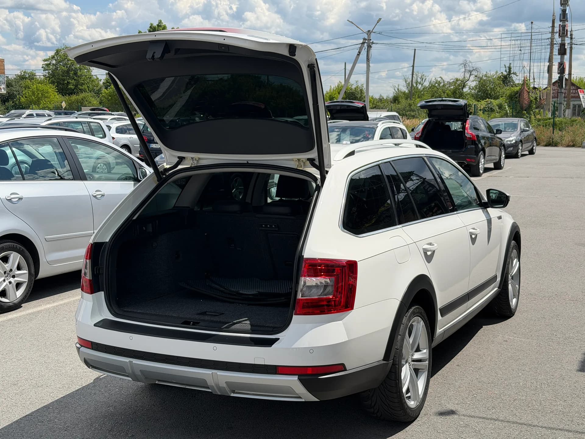Skoda Octavia Scout — фото 8
