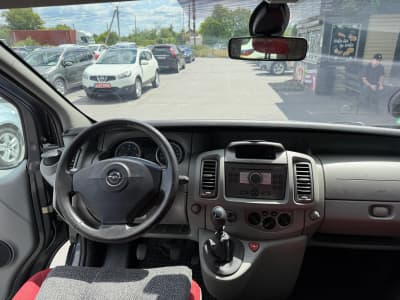Opel Vivaro — фото 6