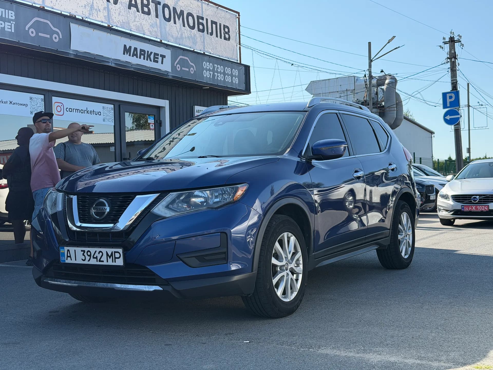 Nissan Rogue — фото 1