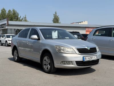 Skoda Octavia — фото 2