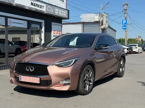 Infiniti Q30 2016