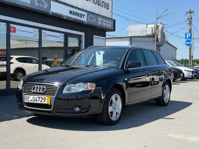 Audi A4 — фото 1