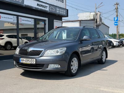 Skoda Octavia — фото 1