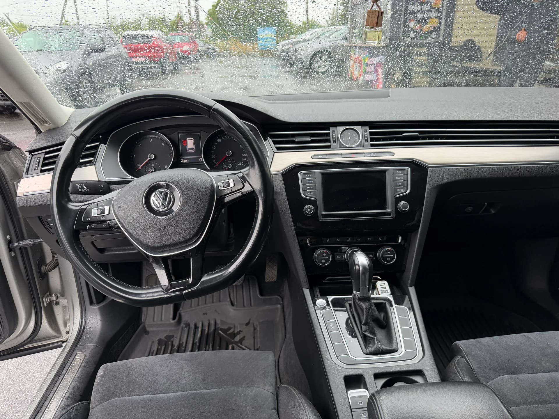 Volkswagen Passat — фото 6