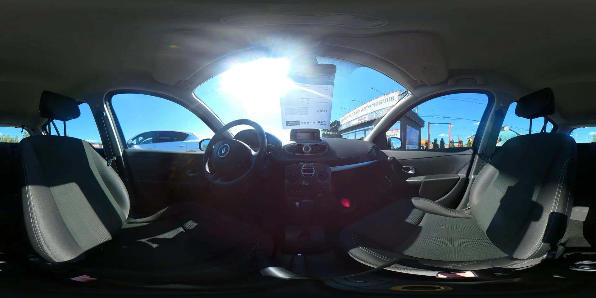 Renault Clio — 360°