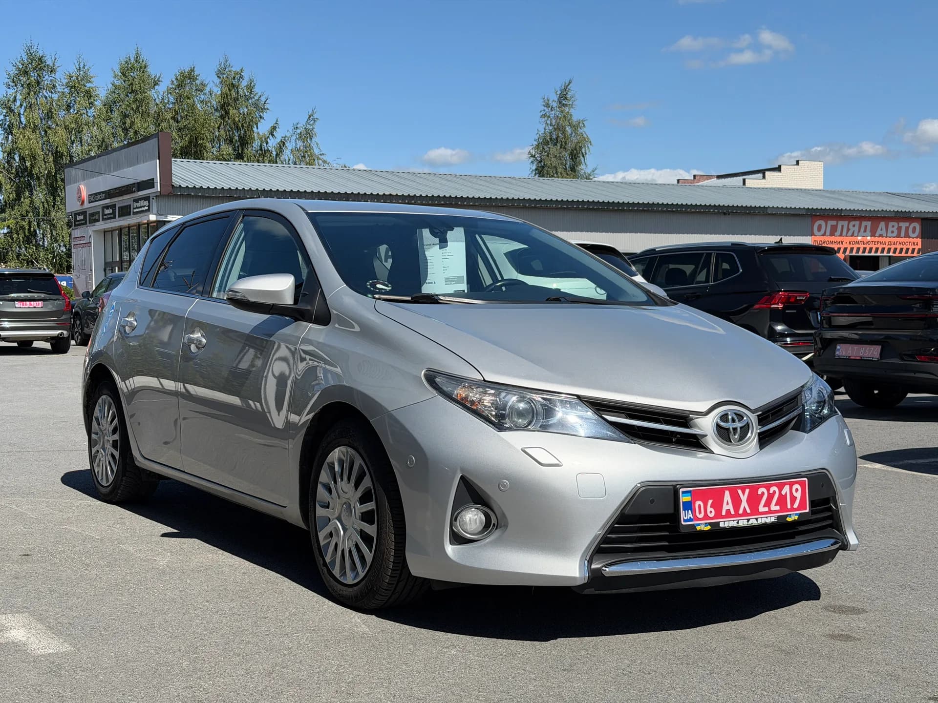 Toyota Auris — фото 2