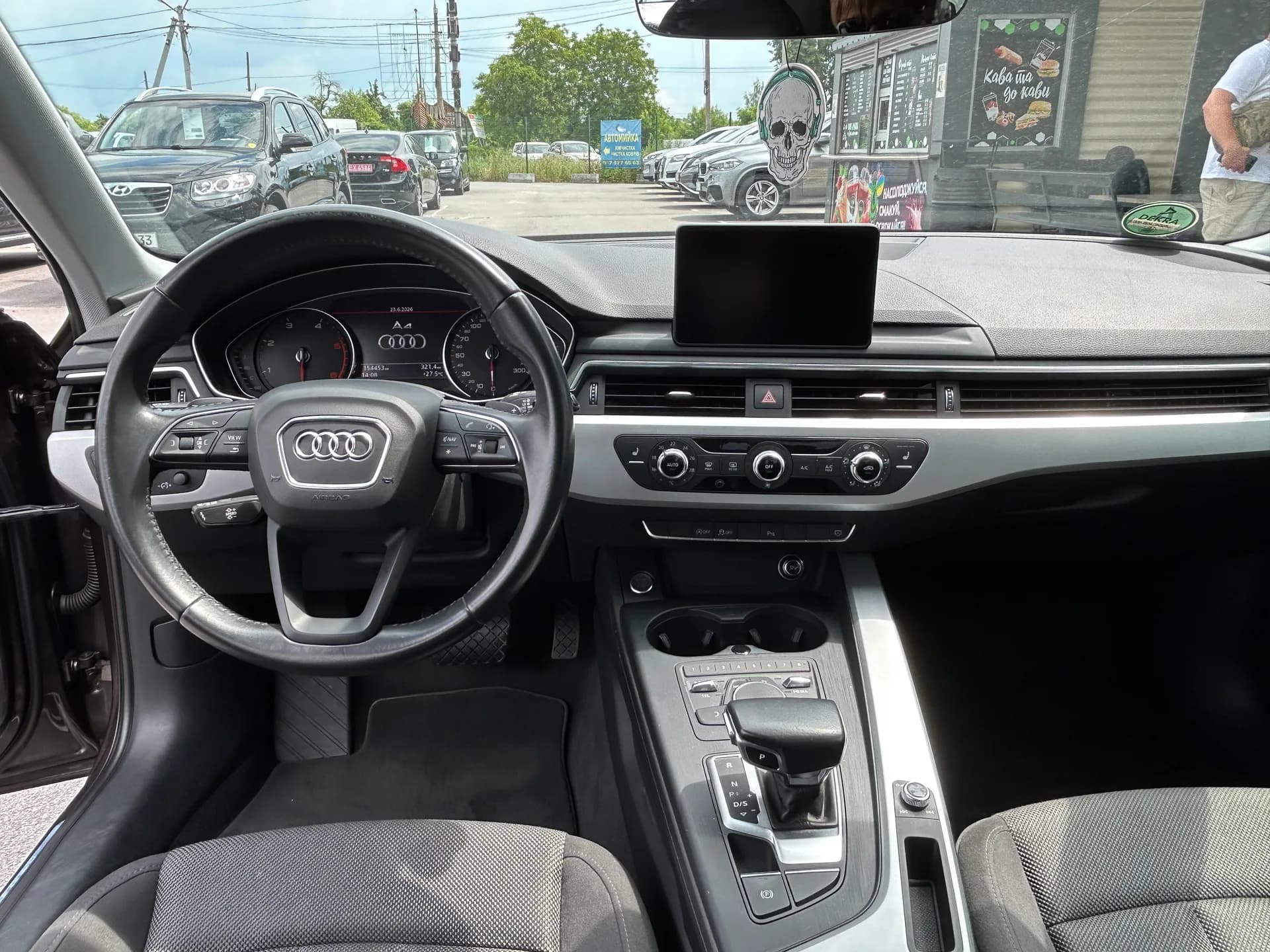 Audi A4 — фото 5