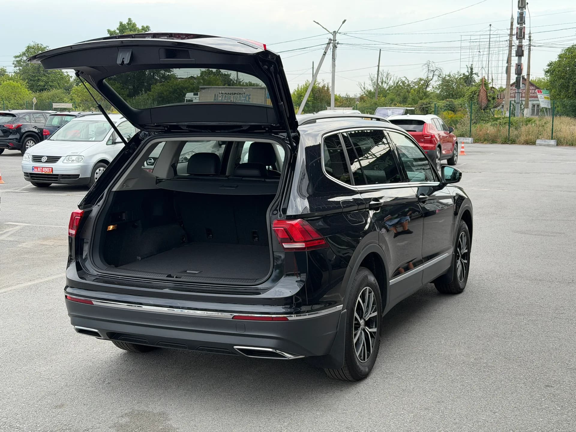 Volkswagen Tiguan — фото 8