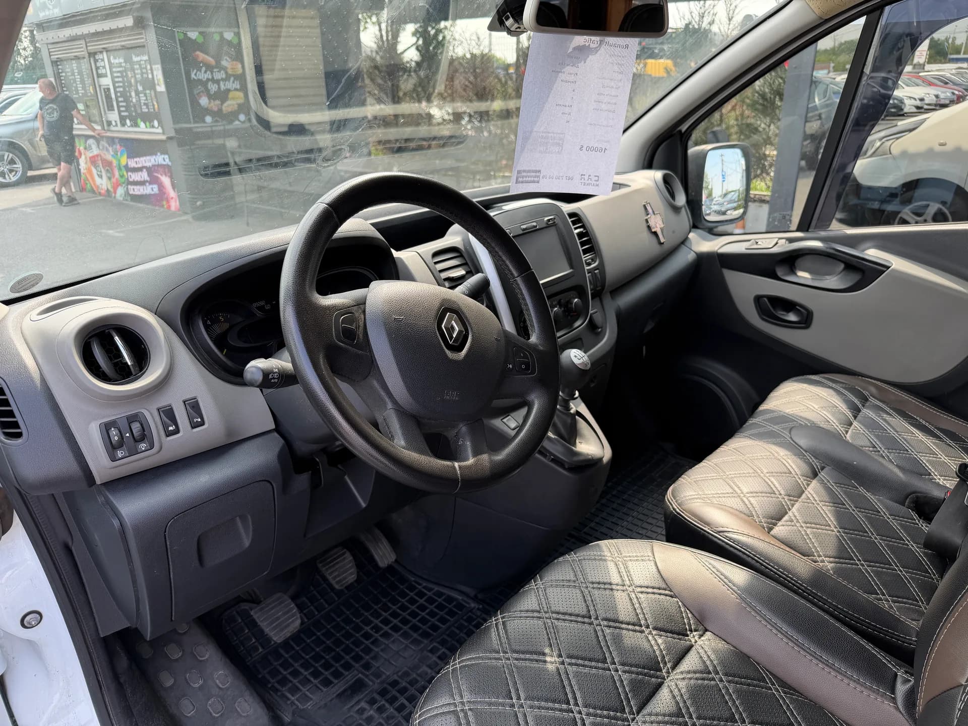 Renault Trafic — фото 5
