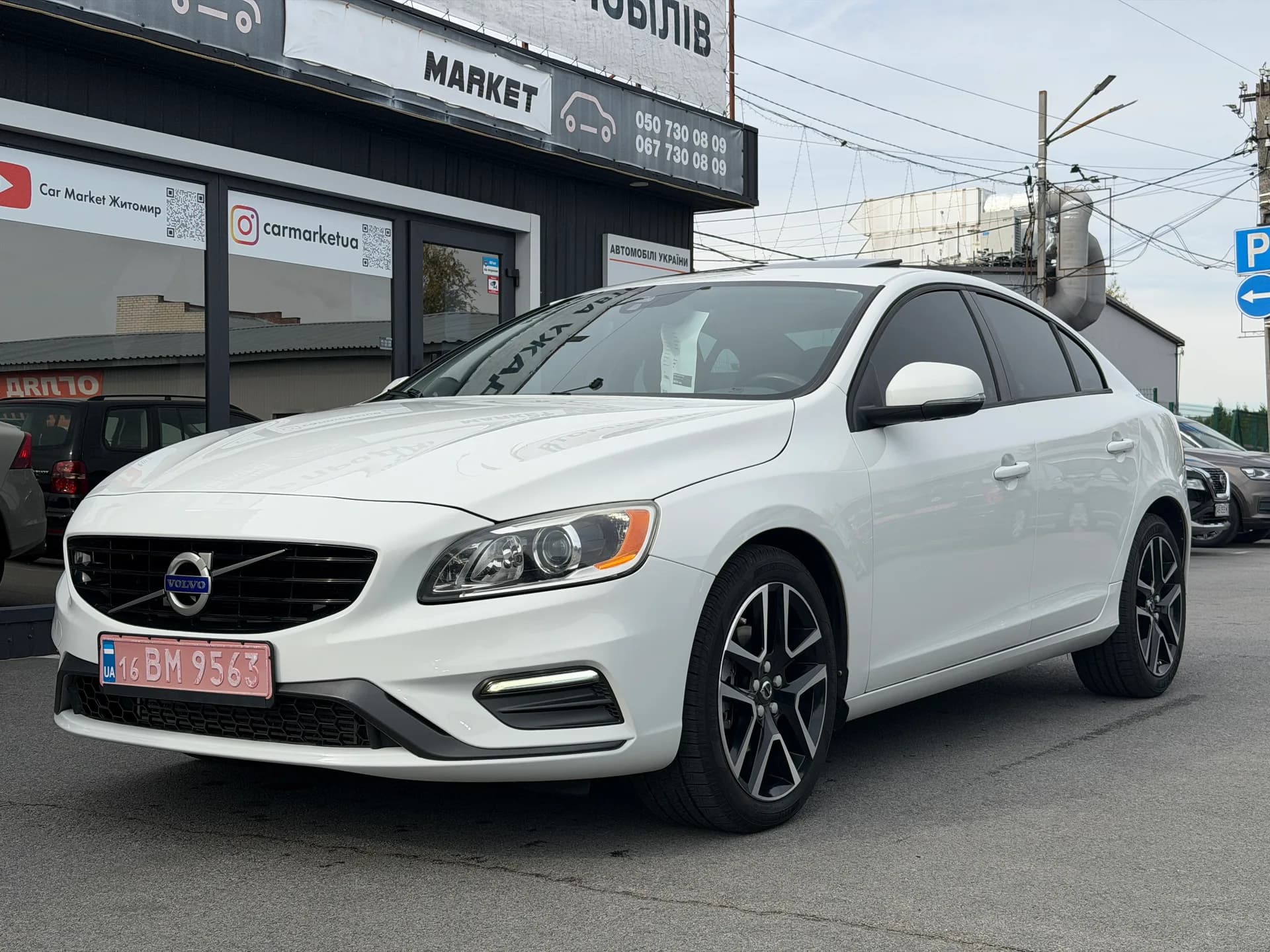 Volvo S60 — фото 1